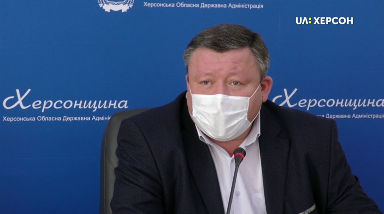 Коронавірус відправив на лікарняний навіть головного лікаря Херсонської області і ще 36 осіб