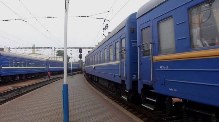 Рух електропотягів сполученням "Київ-Шостка" можуть припинити: в чому причина