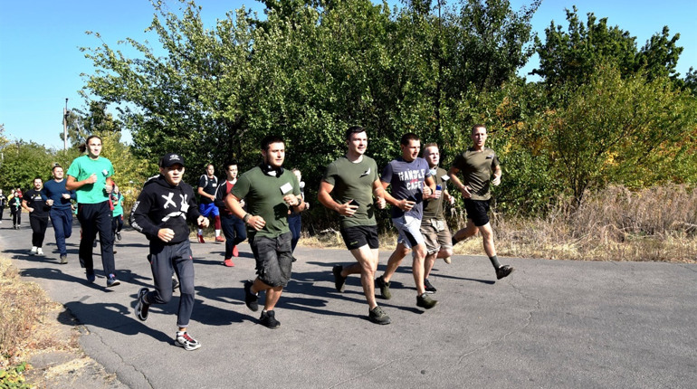 В пам’ять про загиблих воїнів в Попасній відбувся патріотичний забіг