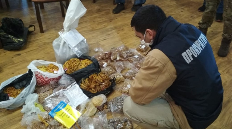Бурштинові облави в Сарнах: правоохоронці викрили міжнародний канал збуту