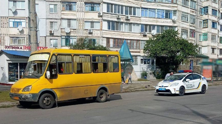 Випив пива і сів за кермо: у Херсоні патрульні поліцейські виявили п’яного водія маршрутки