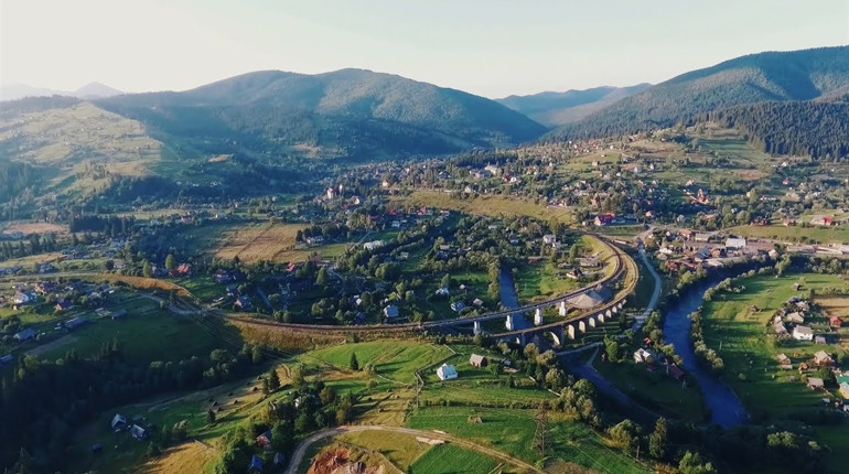 Відпочинок та житло Ворохти. Ворохта в різні пори року