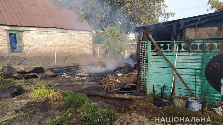 Помста через ревнощі: у Лозовій жінку підозрюють у підпалі будинку 