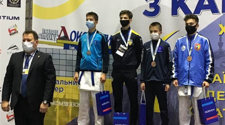 Друге та п'яте місця: результати новоградських спортсменів на чемпіонаті України з карате
