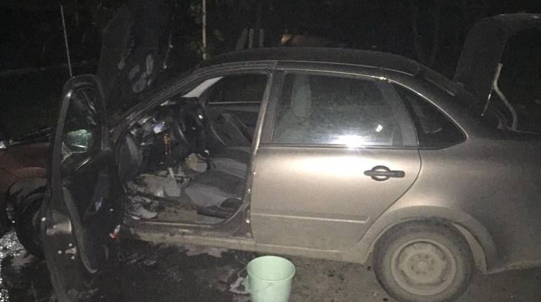Під ранок у Старокостянтинові горів автомобіль