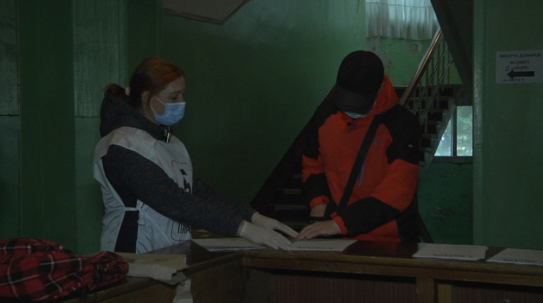 Шосткинські виборці побачили у президентському опитуванні приховану політичну агітацію