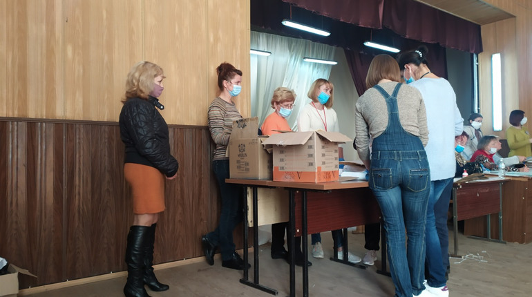 У Менській територіальній виборчій комісії затримали опрацювання протоколів