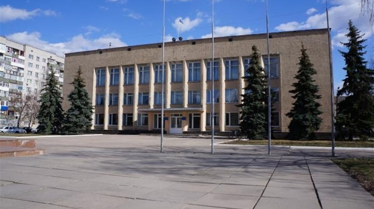 До міськради потрапляють 7 партій