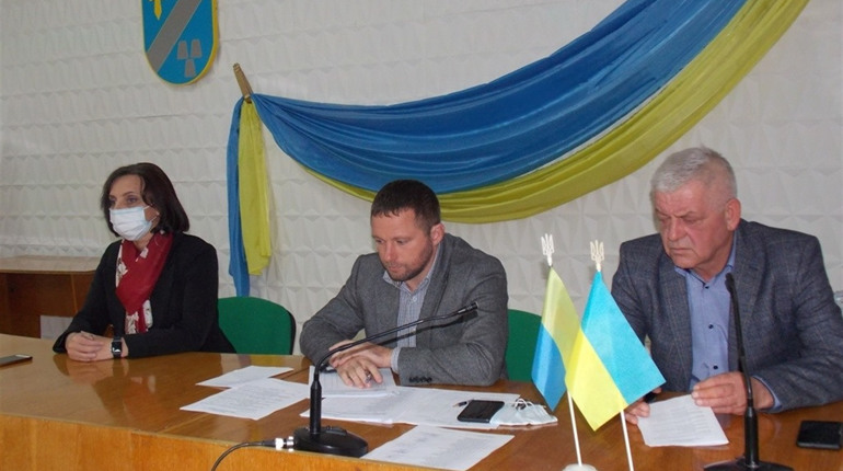 Райрада передала майно медзакладам і на прохання Віктора Гільтайчука звільнила його з посади голови