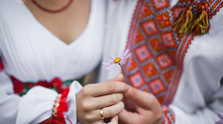 9 листопада пишемо радіодиктант національної єдності: де слухати та куди відправити свою роботу
