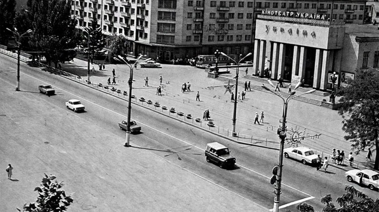 Як виглядала площа Свободи в Херсоні з 1908 року до наших днів? Ми зібрали старі фото