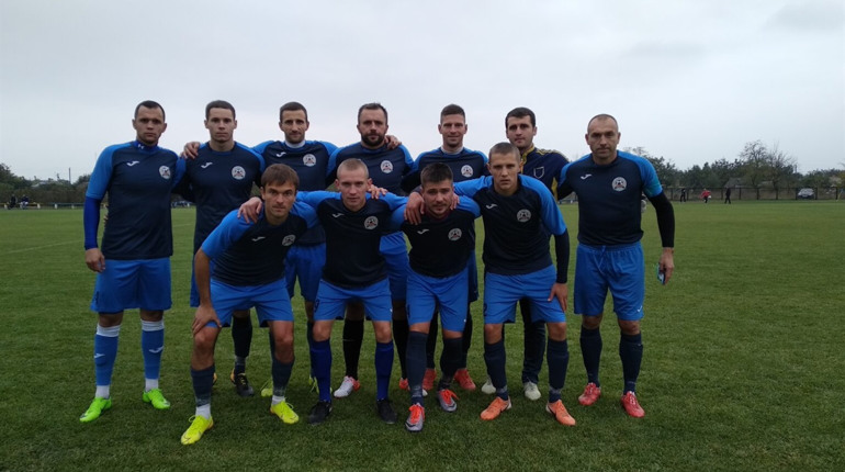 Спортивний трофей – Кубок газети “Новий день” вдруге поспіль вибороли футболісти “Хлібороба”