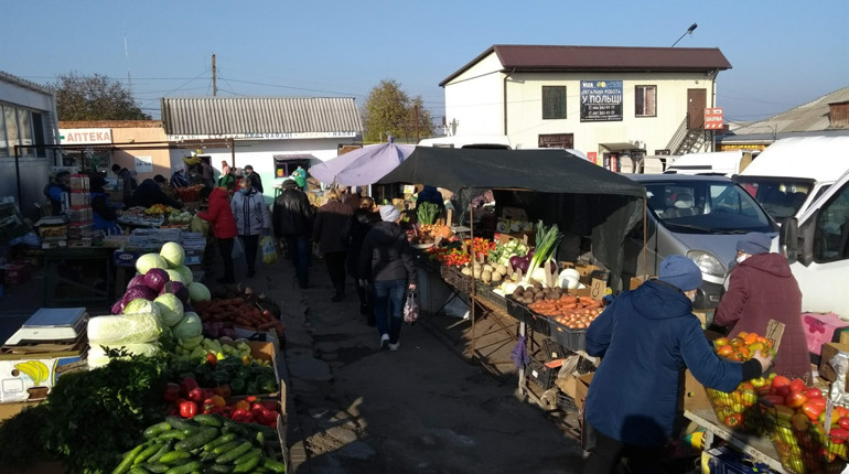 Як працює центральний ринок на карантині: фотозвіт