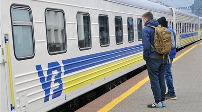 Через Херсон курсує новий поїзд Харків — Миколаїв