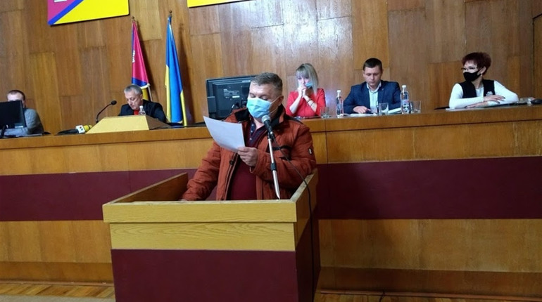 Сесія Первомайської міськради VIII скликання: визначили секретаря, комісії та оклад міського голови