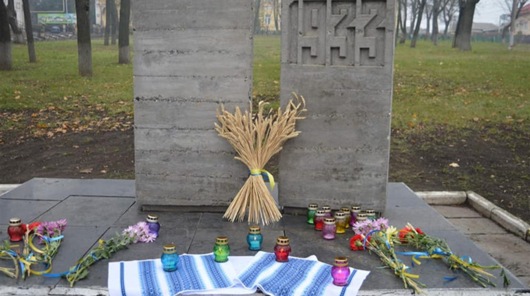 У Балті представники влади, пластуни та священники вшанували пам'ять жертв Голодомору