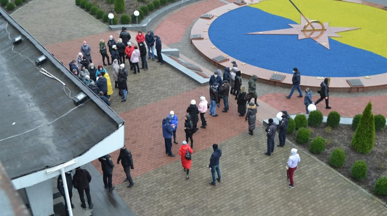 Протести не минули дарма: уряд відтермінував введення касових апаратів на рік