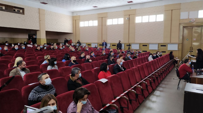 У Курахове розпочалась перша сесія: які питання розглядають 
