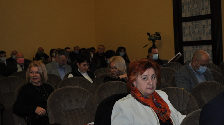 Депутати  не обрали секретаря міської ради, але з другої спроби затвердили голову бюджетної комісії