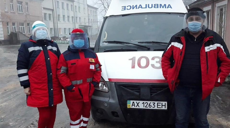 Повернули майже з того світу: у Близнюках працівники "швидкої" вивели жінку з клінічної смерті