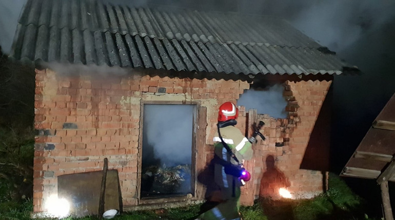 Вночі з 16 на 17 грудня сталося дві пожежі: в Шишківцях та Іваківцях