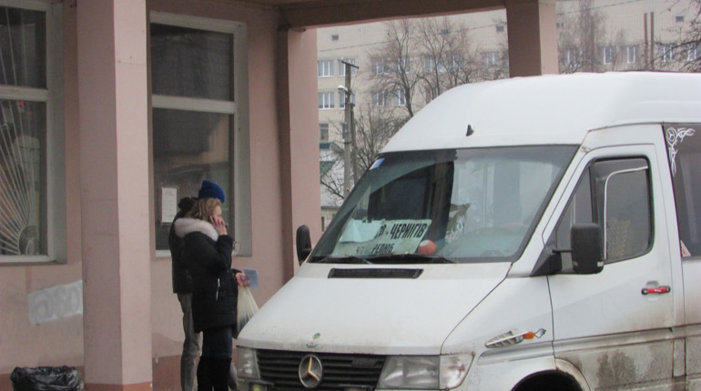 У Корюківці в колишній автостанції знову працює зала очікування