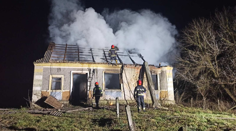 Нічна пожежа: у селі Баглаї горів житловий будинок