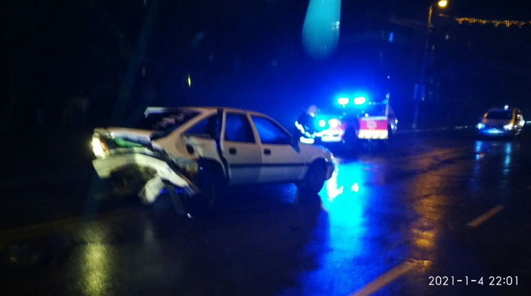 У Калуші на вулиці Євшана зіткнулися два автомобілі  Audi A6 та Opel Vectra: троє людей травмовані 