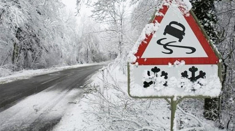 Водіїв попереджають про ожеледицю на автошляхах