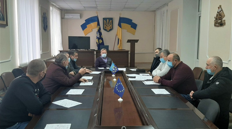 У Біляївці вирішували, як урегулювати проблему парковки в центрі міста 