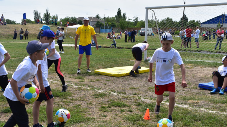 Дитячо-юнацька футбольна ліга України запрошує до участі в конкурсі на краще онлайн-тренування 