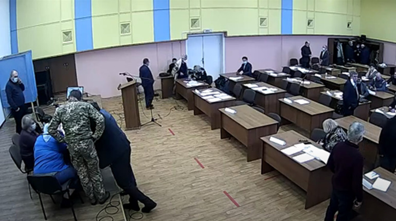 Депутати Старокостянтинівської міської ради прийняли звернення щодо зменшення  тарифів