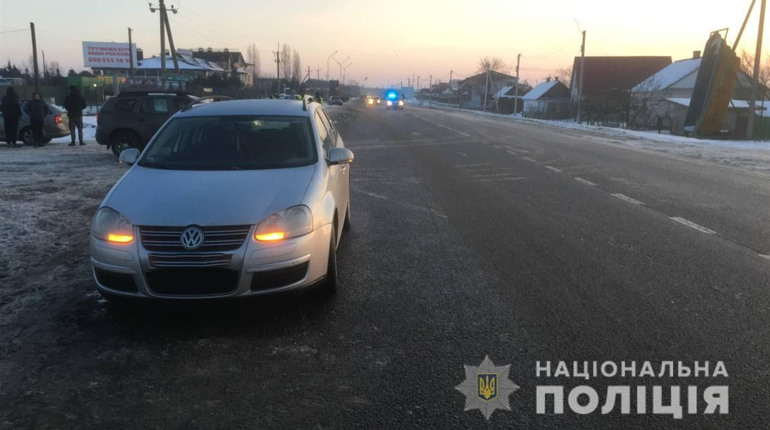 У Сарнах під колесами авто загинув місцевий житель