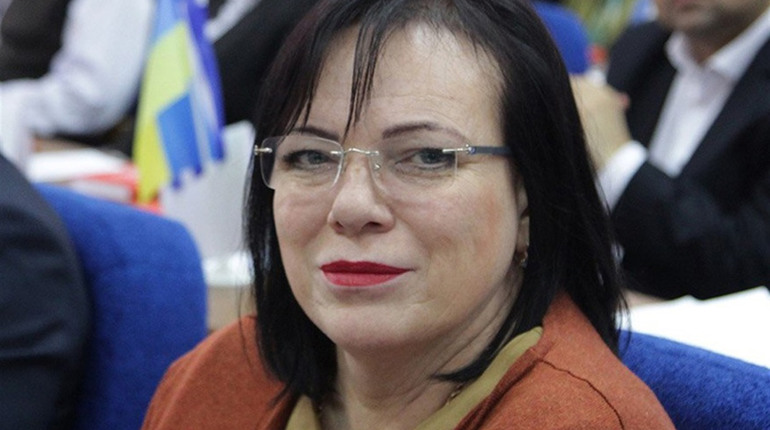 Фірми херсонської депутатки не годуватимуть херсонських школярів — пояснюємо, що до чого