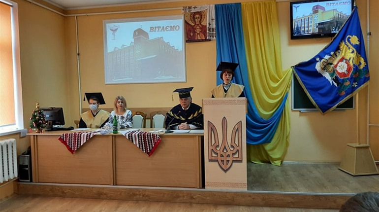 У Чортківському медичному фаховому коледжі – 63-й випуск акушерок