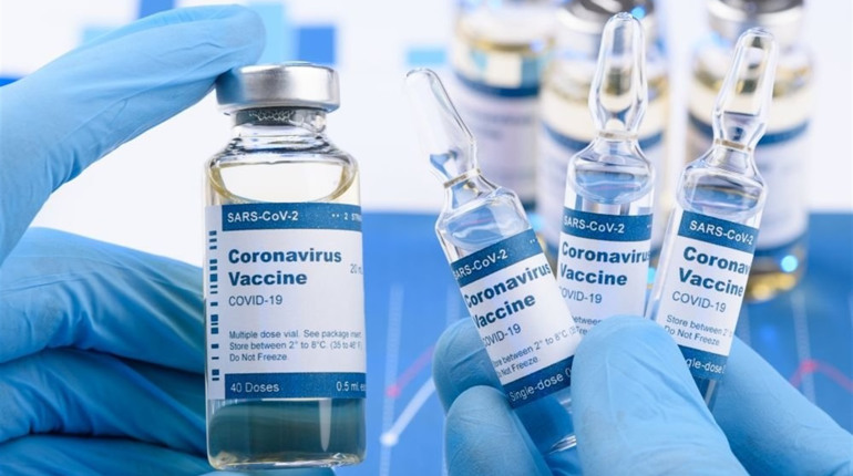 Вакцинація від COVID-19 стартує у лютому: кого щеплюватимуть першими 