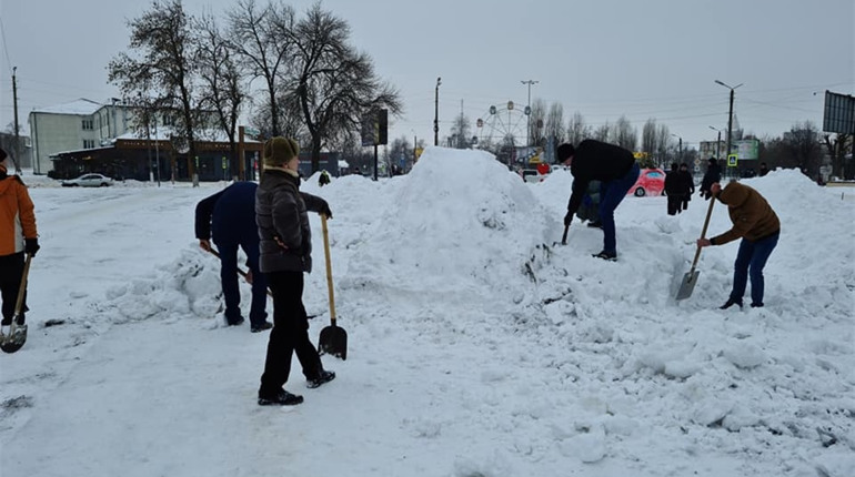 Голосуйте за найкращу снігову скульптуру міста !