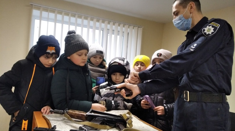 Учасники Тато-Хабу відвідали з екскурсією відділ поліції