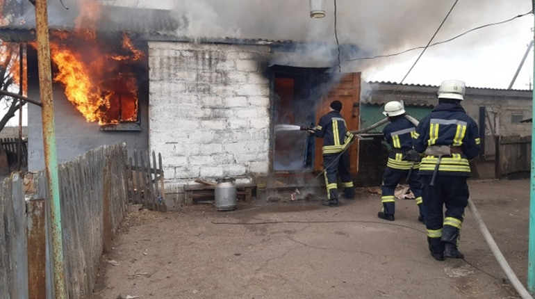 62 пожежі протягом минулого тижня. Що горіло у Волноваському районі?