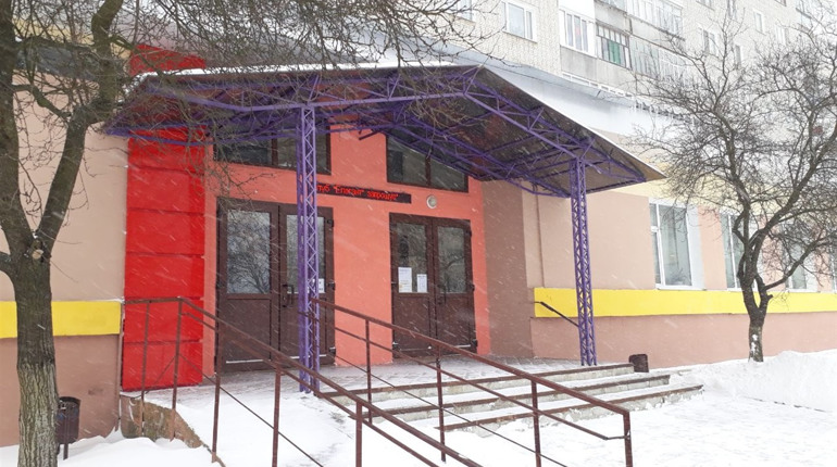 Подаруй бібліотеці книгу - отримай подарунок!