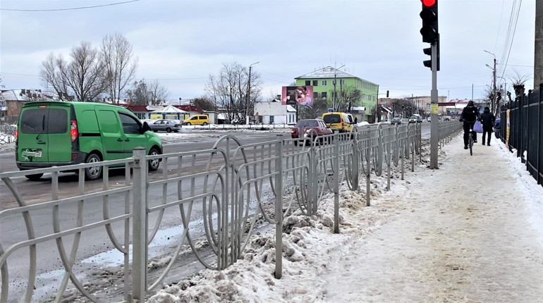 Робота комунальників взимку: як її оцінюють жителі Сарн