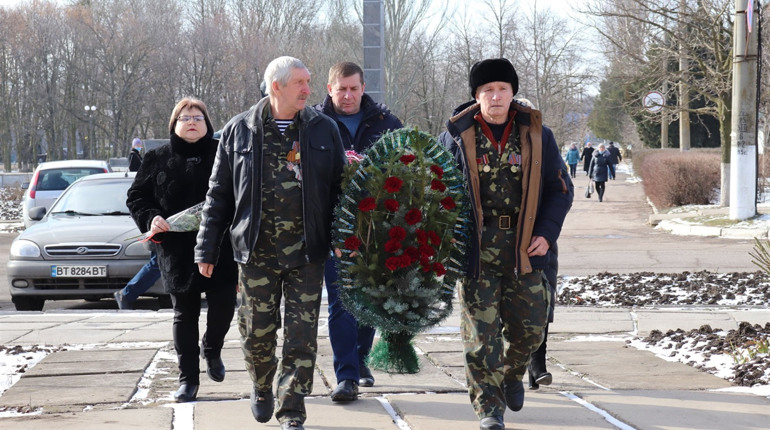 На Сірогозщині вшанували воїнів-інтернаціоналістів: “вогник”, нагородження, покладання квітів