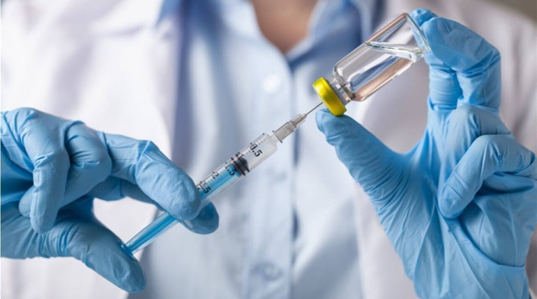 Вакцина від коронавірусу AstraZeneca прибуде в Україну у найближчі дні. Що треба знати нікопольцям