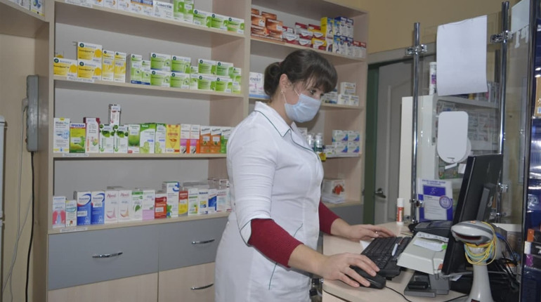 В Україні заборонять продаж ліків неповнолітнім: думка гадячан