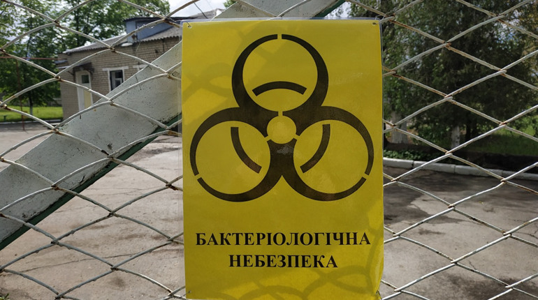 «Хворих стає менше, але не потрібно втрачати пильність»: минув рік з початку пандемії