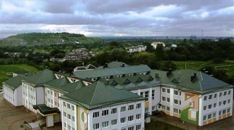 Калуський ліцей ім. Дмитра Бахматюка увійшов в сотню найкращих шкіл України: на 32 місці
