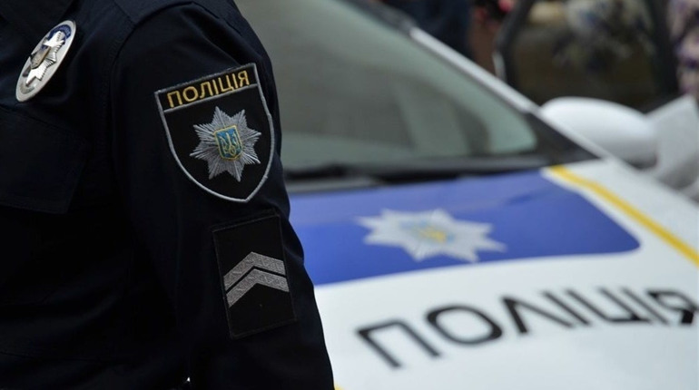 До 6 років - за помаду та парфуми: у Лозовій правоохоронці впіймали пару ймовірних грабіжників