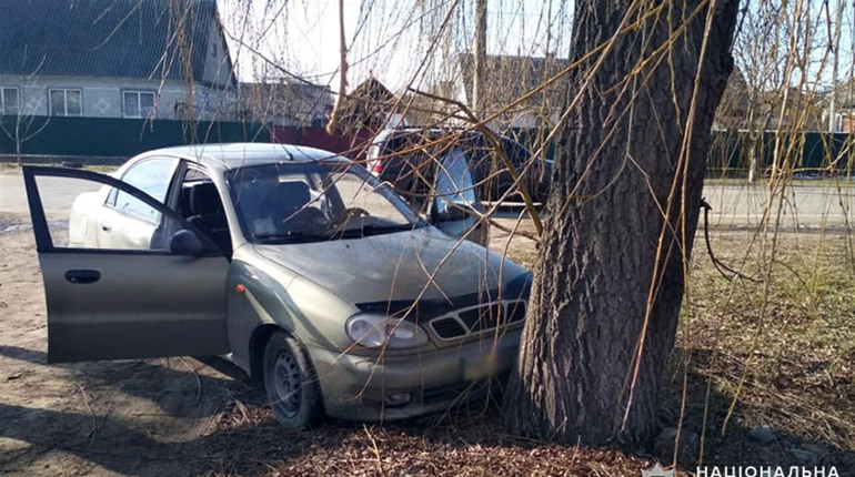П`яна мешканка Славути викрала автівку і потрапила в ДТП