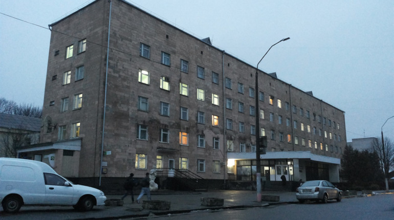 Обмежено вхід до поліклініки, працює пересувний флюорограф