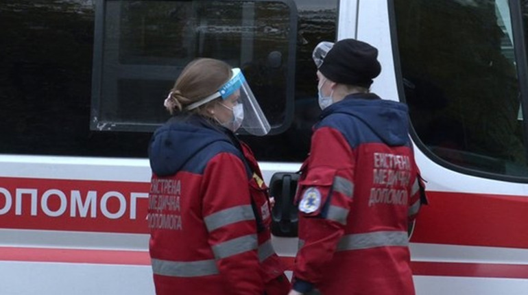 Калуські медики: ситуація у стаціонарах складна, але кількість нових хворих зменшується